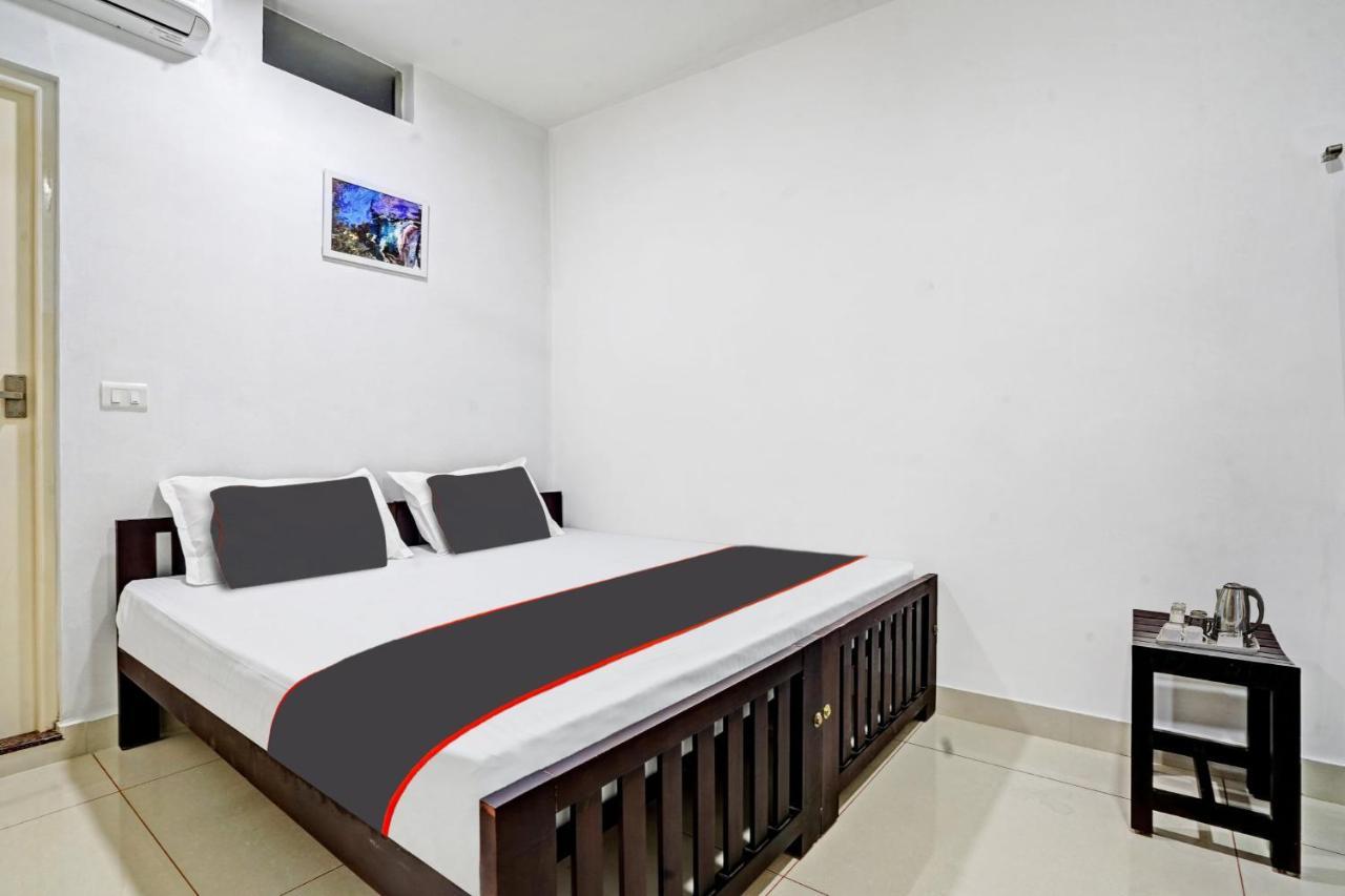 Collection O White House Pearl Hotel Kochi Exterior foto